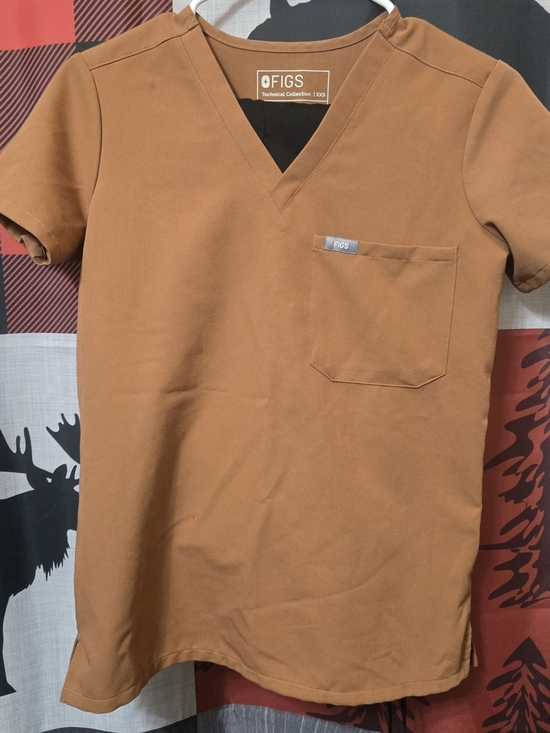 Figs Other - FIGS Womens Short Sleeve V-Neck Top in Brown